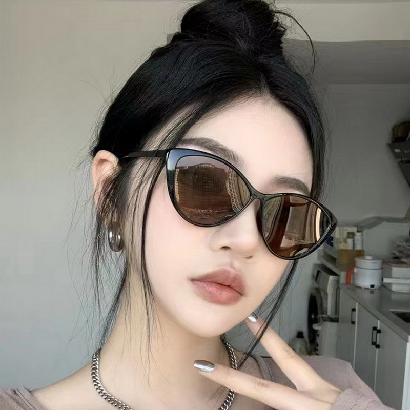 Fashion Retro Cat Eye Sunglasses Women Oval Frame Simple Design UV400 Sun Shade Glasses Summer Trendy Outdoor Travel Eyewear